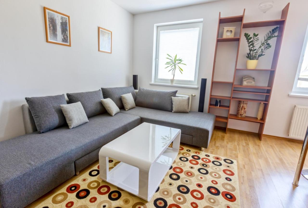 Apartman Hugo Veľký Slavkov Exterior foto